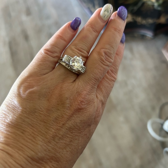 Dazzling Silver Women's Ring with Diamond (Lab) Accents